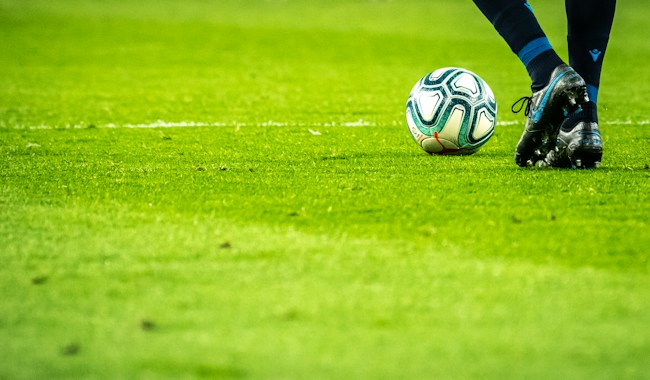 Campo de futebol visto de perto
